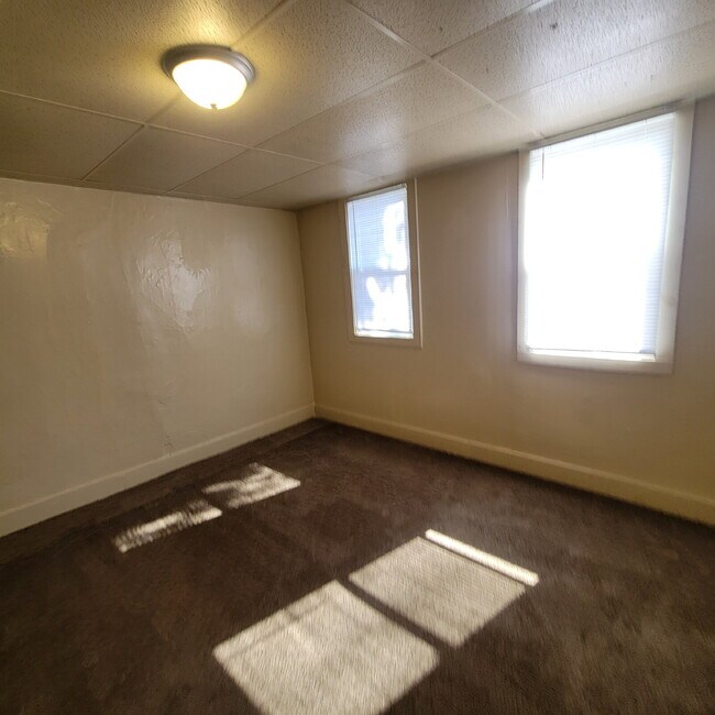 Foto del edificio - 4 Bedroom Large Garage/Workshop