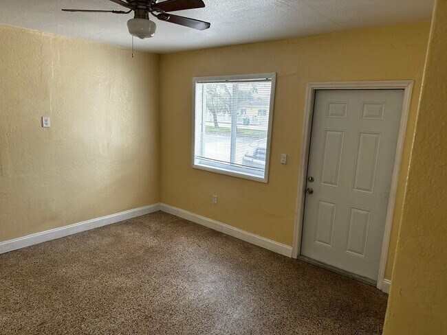 Foto del edificio - 1301 Sharazad Blvd