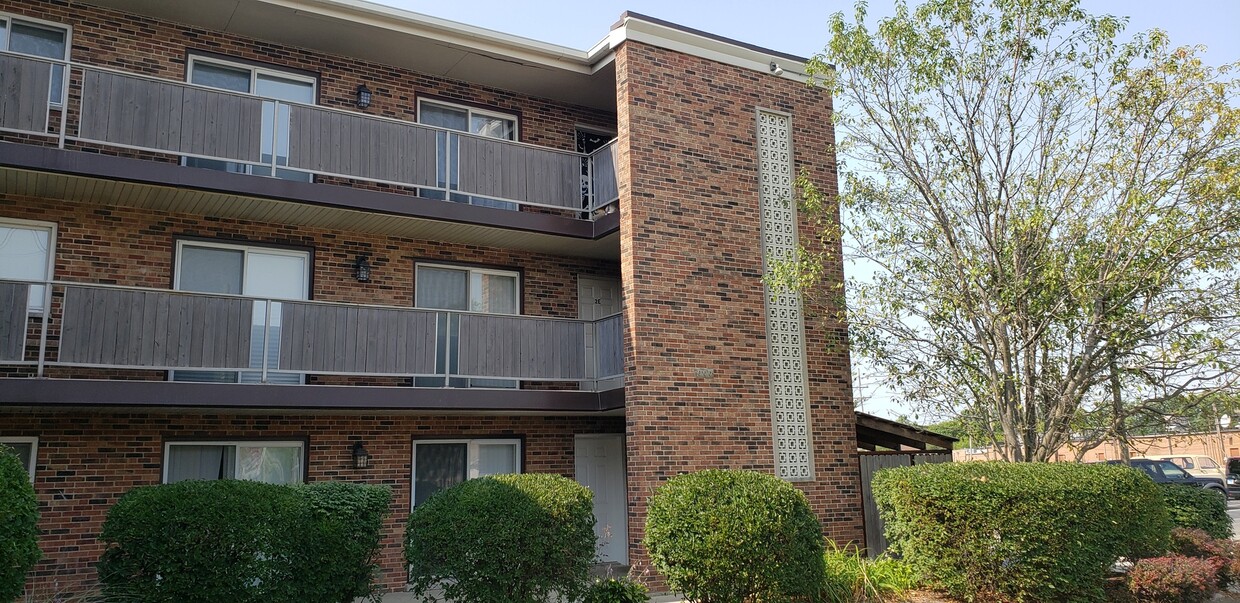600 S York St Unit 1E, Elmhurst, IL 60126 Condo for Rent in Elmhurst