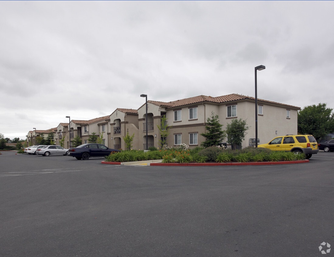 Vineyard Family Apartments Apartments in Olivehurst, CA