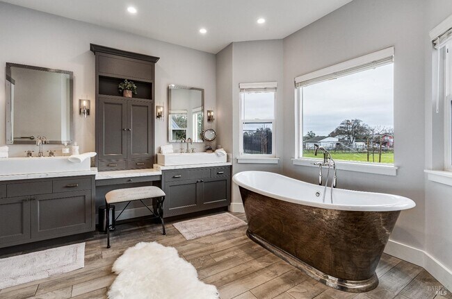 Foto del edificio - 2125 Welzel Ln