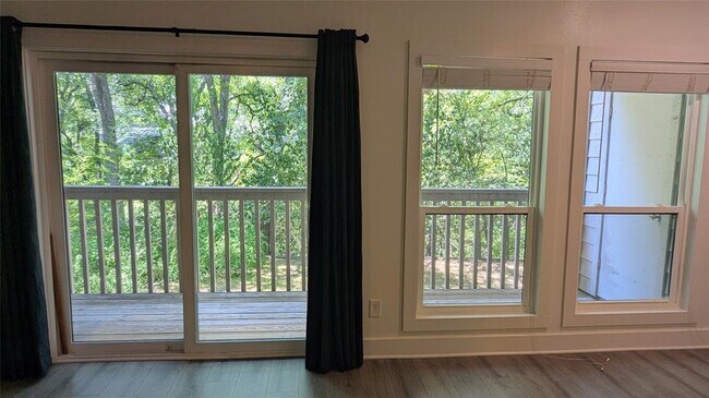 Building Photo - 3839 Dry Creek Dr