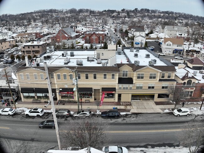 3D Exterior - 325 Union Blvd