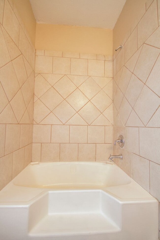 Building Photo - 1727 Nolan St