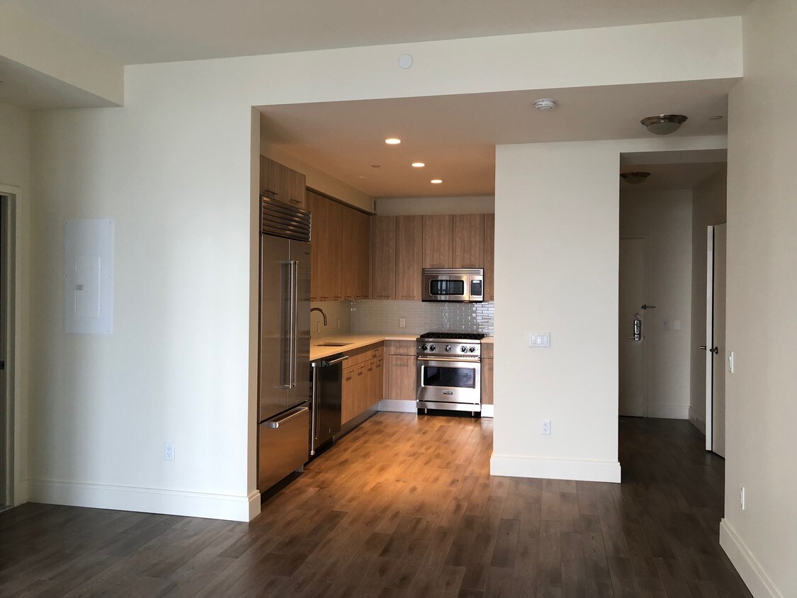 Foto principal - 1523 Sheepshead Bay Rd
