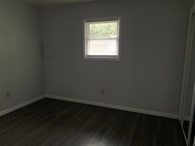 Building Photo - 1117 Pam Dr