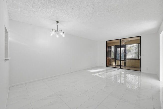 Building Photo - 4700 Lucerne Lakes Blvd W