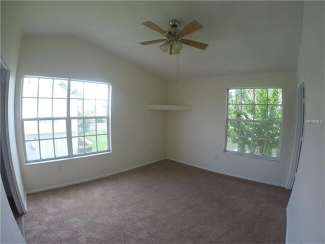 Foto del edificio - 708 Kensington Lake Cir