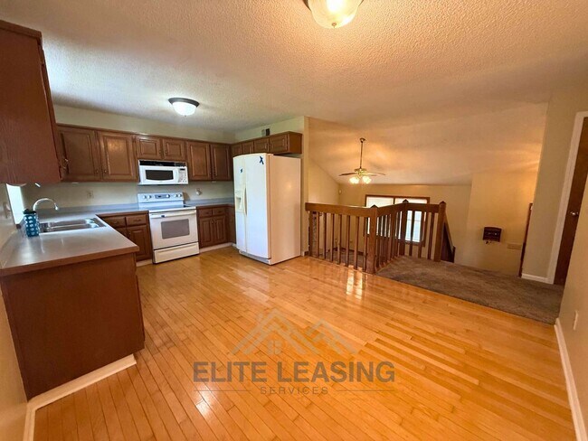 Building Photo - 1517 W Forest Dr