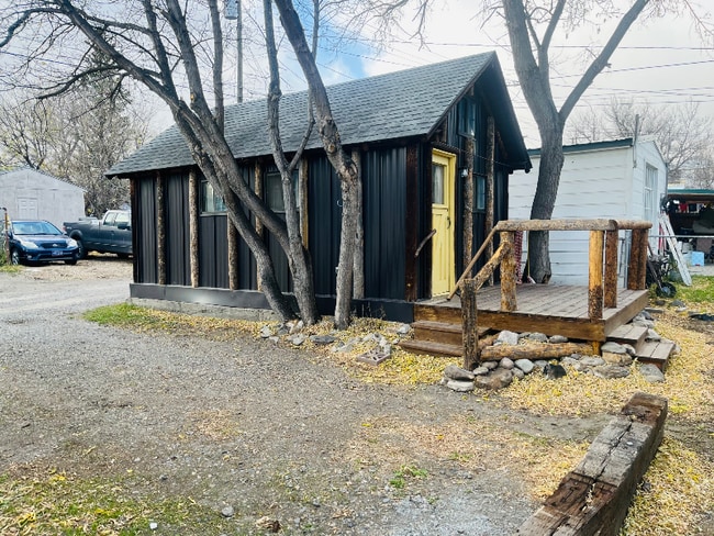 Foto del edificio - 216 S H St