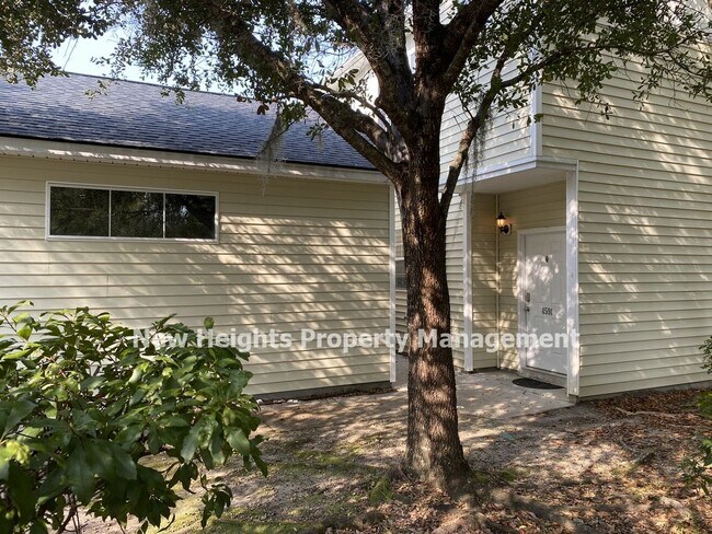 Building Photo - 4591 Great Oaks