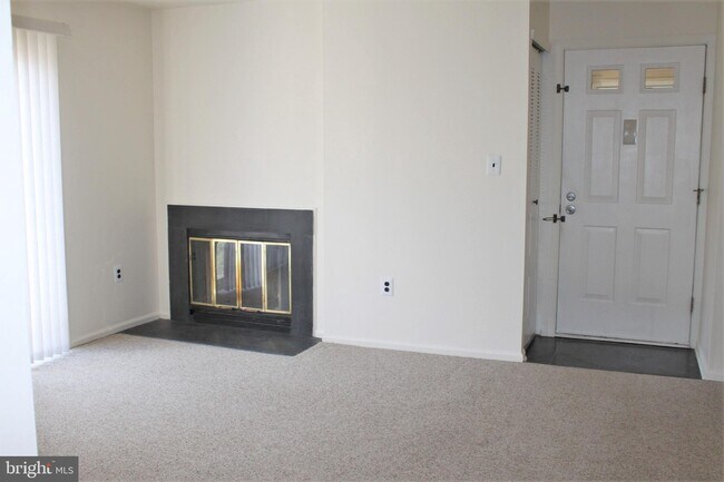 Foto del edificio - 38 Juniper Ct