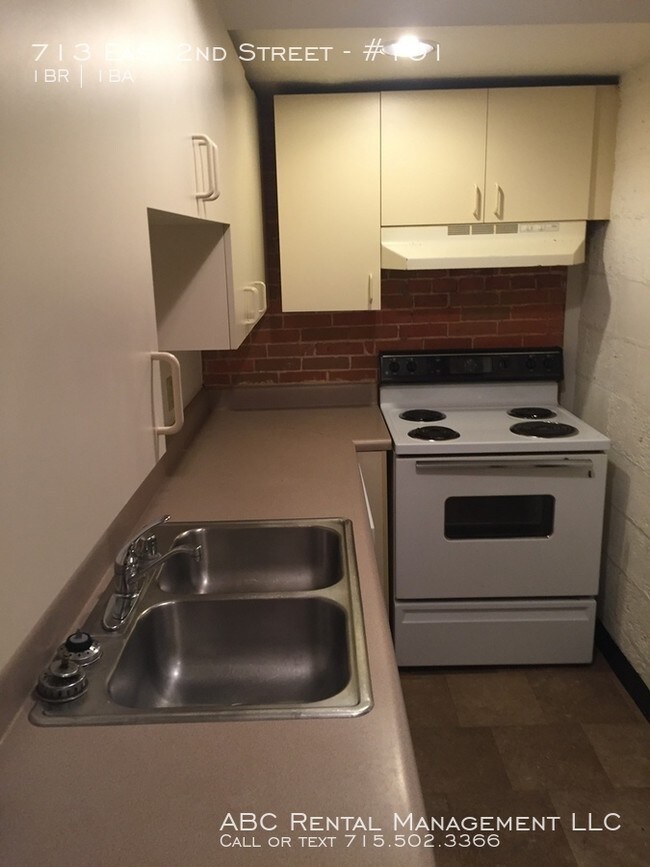 Foto del edificio - 713 E 2nd St