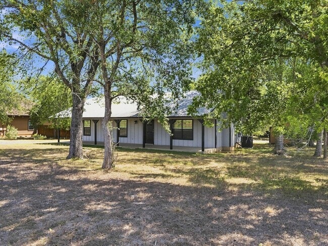 Building Photo - 1303 Lovers Ln