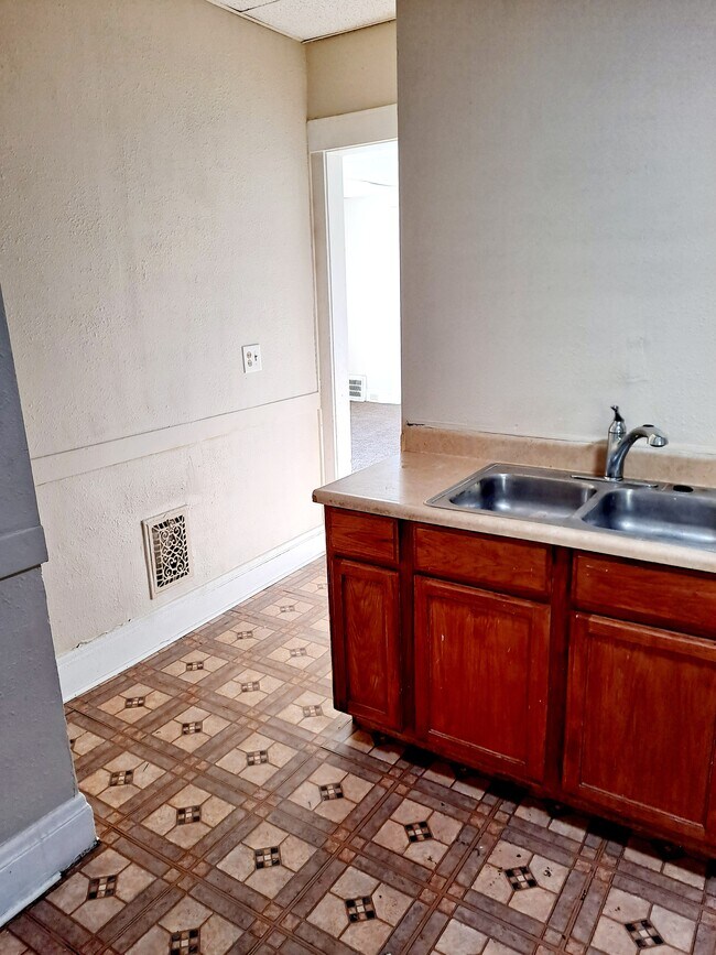 Foto del edificio - 4429 Warner Rd