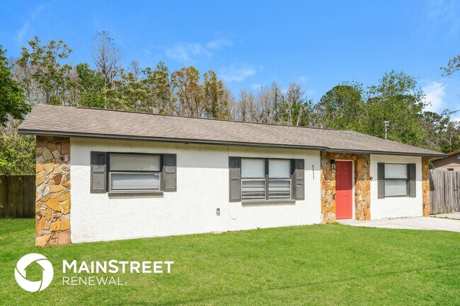 Building Photo - 9933 Lake Dr
