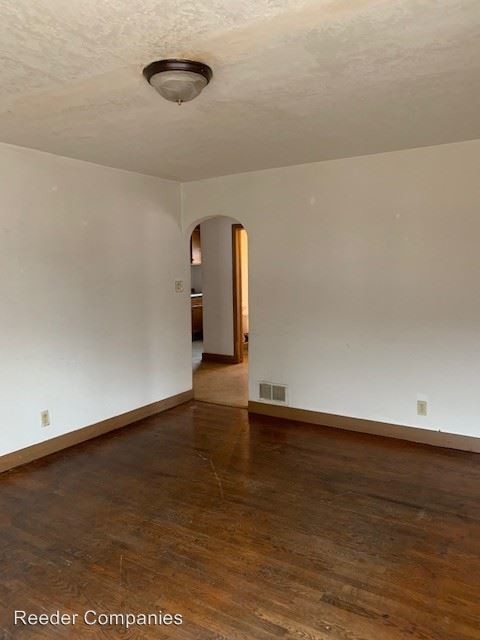 Primary Photo - 2250 W Ridge Rd