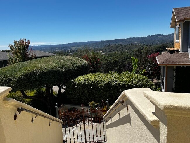 Foto del edificio - 265 Clear Ridge Dr