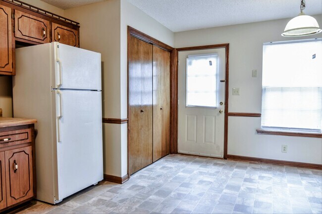 Foto del edificio - Pet Friendly Town Home by Gate 1!