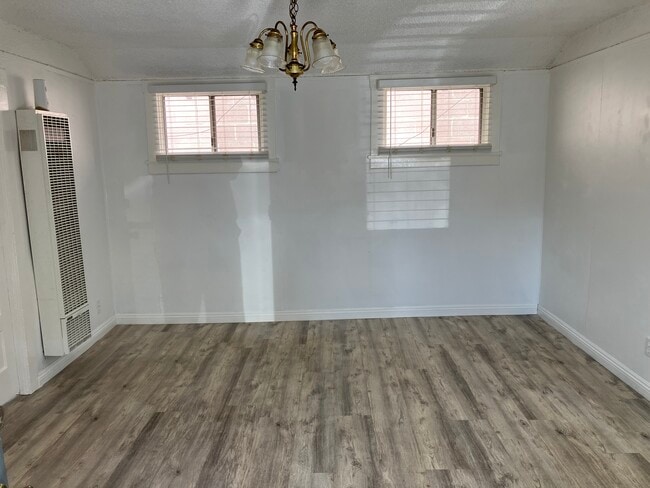 Living Room - 711 E Palmer Ave