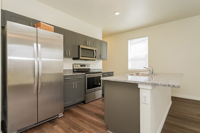 Building Photo - 13493 Oneida Ln