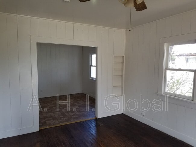 Building Photo - 2502 S Pierce St