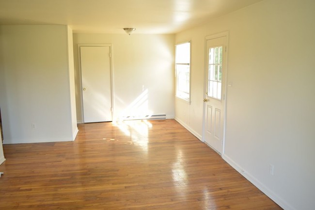 Building Photo - 1 Bedroom Apartment For Rent In Nokesville