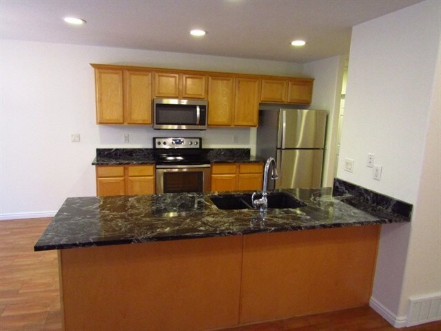 Foto del edificio - 6955 Jordan Cl Cir