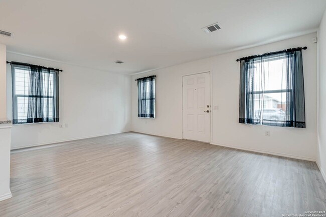 Foto del edificio - Super cute 3 Bedroom 2 Bath Home Southside...