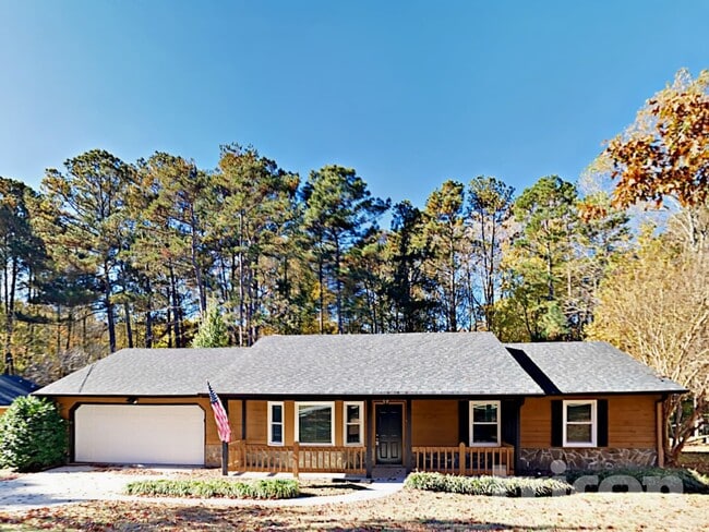 Building Photo - 1731 Hidden Acres Dr SW