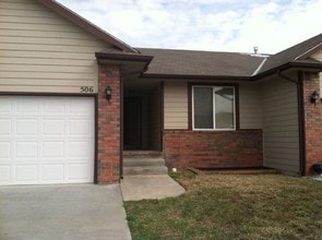 Building Photo - 506 Stonedale Dr