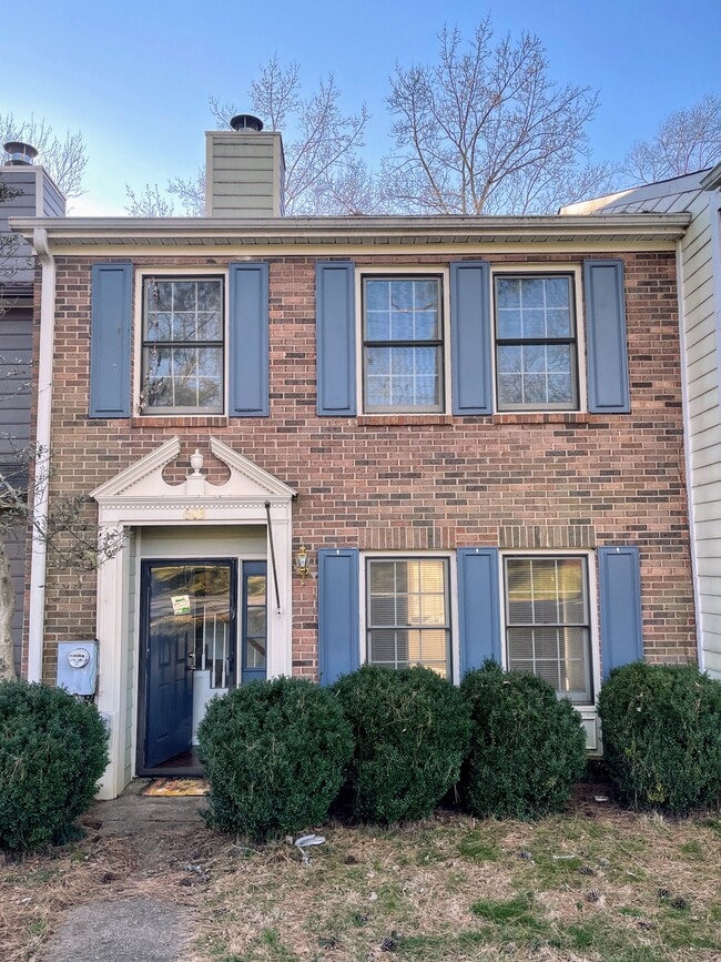 Building Photo - 603 Maysville Rd NE