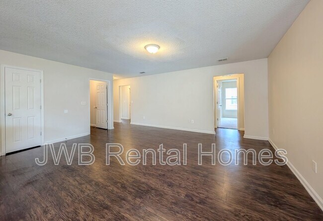 Foto del edificio - 5462 Village Pond Cir