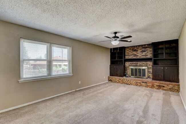 Foto del edificio - 5 bed 2 bath home in Moore,OK