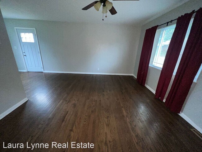 Building Photo - 3 br, 1.5 bath House - 3200 Queen Ridge Dr