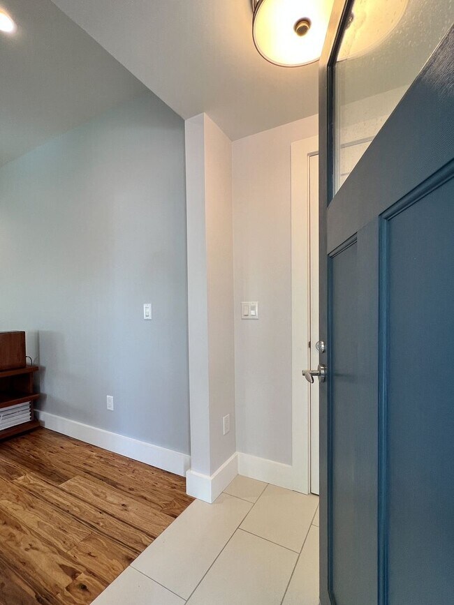 Foto del edificio - Fully Furnished Modern Home in the Desirable Alphabet Streets