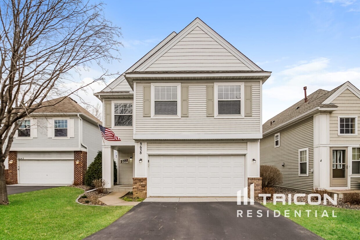 Primary Photo - 9638 Zircon Ln N
