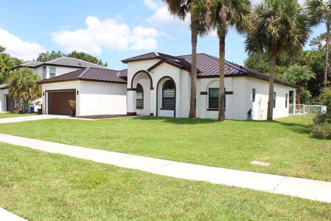Building Photo - 15515 Whispering Willow Dr