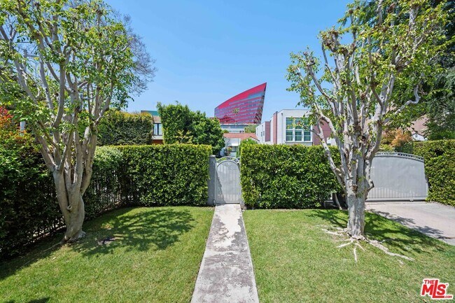 Foto del edificio - 704 Westbourne Dr