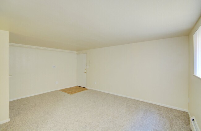 Photo - 4720 E 8th Ave Apartment