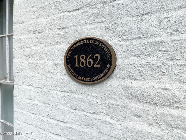Building Photo - 155 Chestnut St