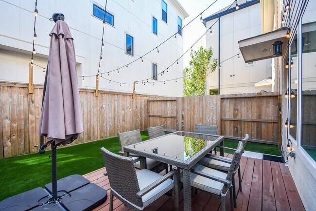 Foto del edificio - 5611 Petty St