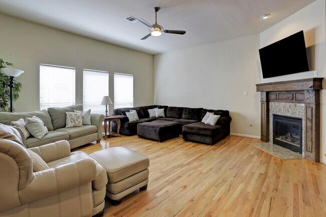 Foto del edificio - 5706 Cornish St