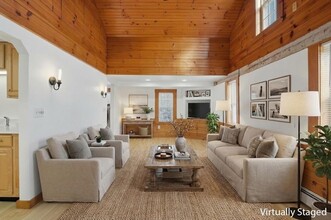 Building Photo - 92 Main St