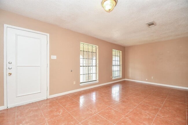 Building Photo - 13419 Woodring Dr