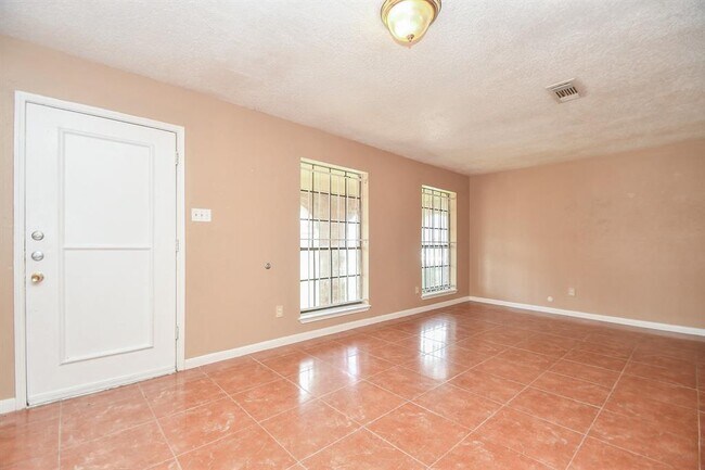 Foto del edificio - 13419 Woodring Dr