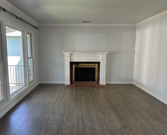 Foto del edificio - Beautiful Spacious Remodeled 4 Bed 2Bath i...