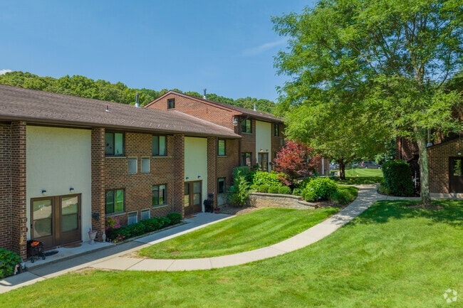 Building Photo - Willow Lake Apartments