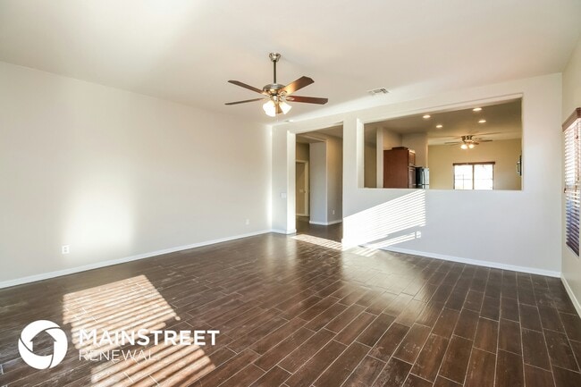 Foto del edificio - 42725 W Martie Lynn Rd