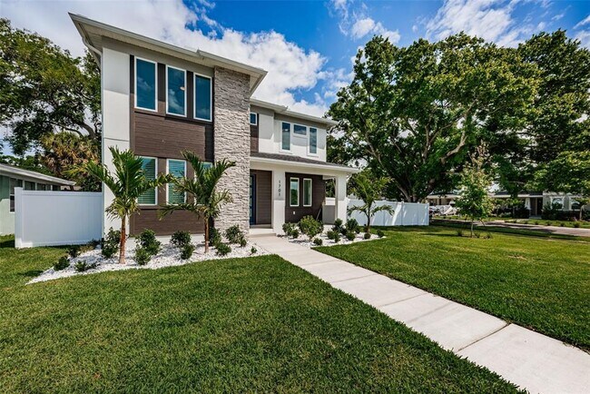 Foto del edificio - 1701 25th Ave N